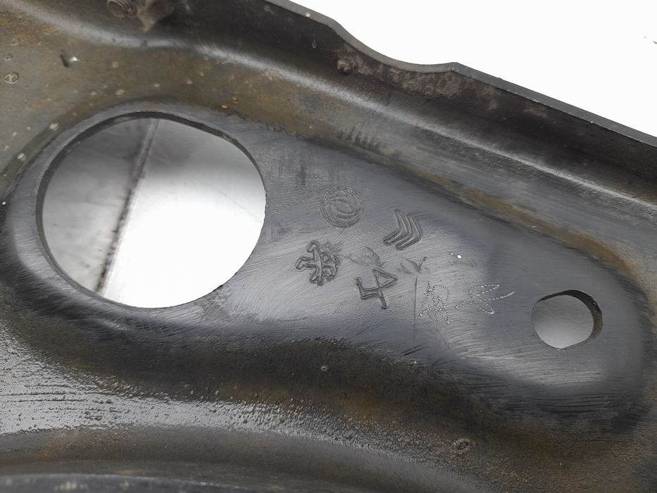 Braço de suspensão frente direito PEUGEOT 208 II
