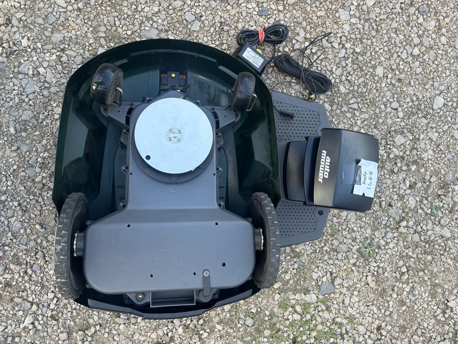 Robot Koszący Husqvarna 220 AC Auto Mower do 1800 M2