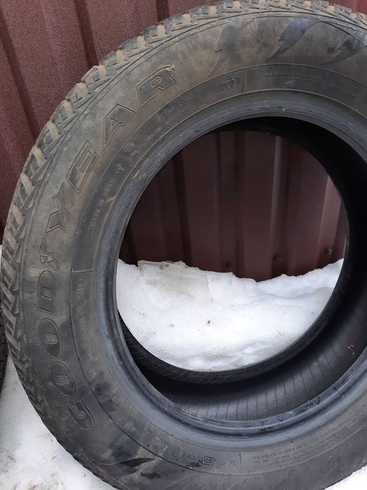 Шини .215/60/16 Зима.