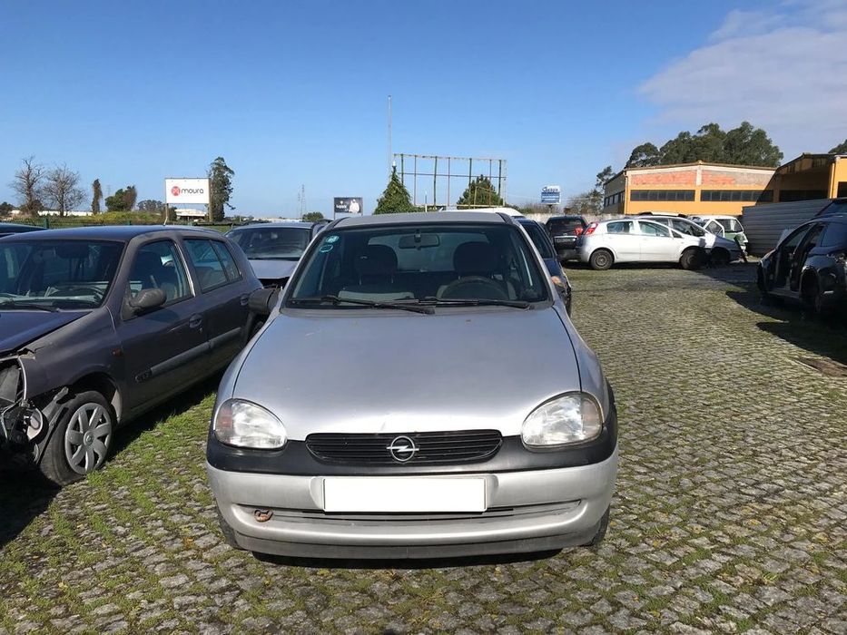 Opel Corsa B 1.2 16V 3P 1998 - Para Peças