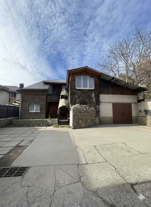 Продаж земельної ділянки з будинком вул. Кульпарківська