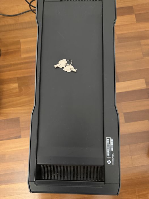 ServidorWorkstation HP Z840 - 256GB RAM - 24C/48t 3TB NVMe + 2.7TB HDD