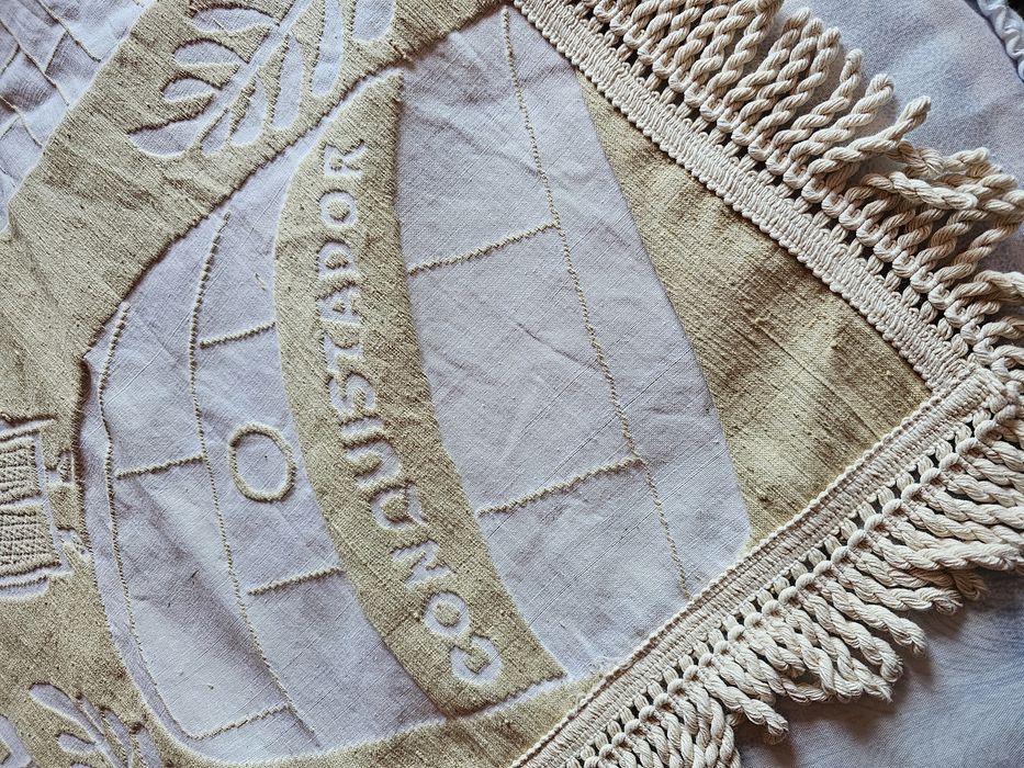 Colcha o Conquistador e Bege