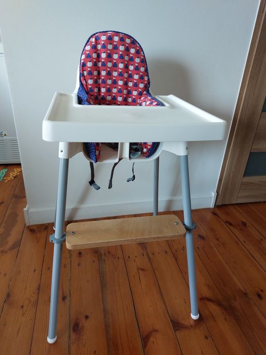 Komplet do karmienia Ikea krzesełko z podnóżkiem poduszką