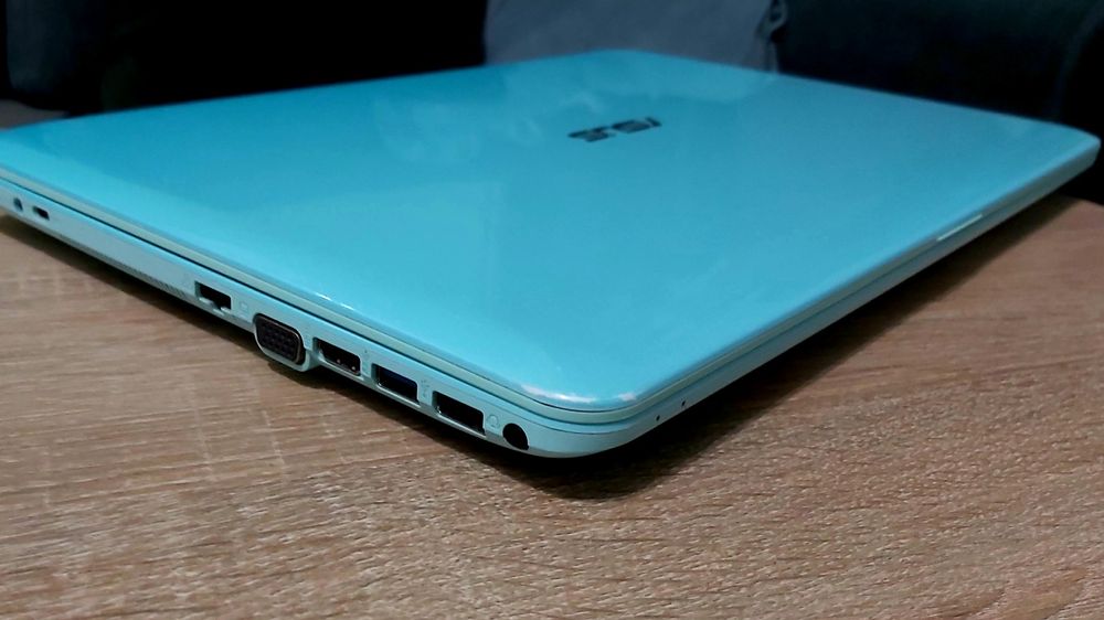 ASUS 15,6 Intel i3 12GB RAM DDR4 NVIDIA GeForce 920MX 2GB SSD 256GB