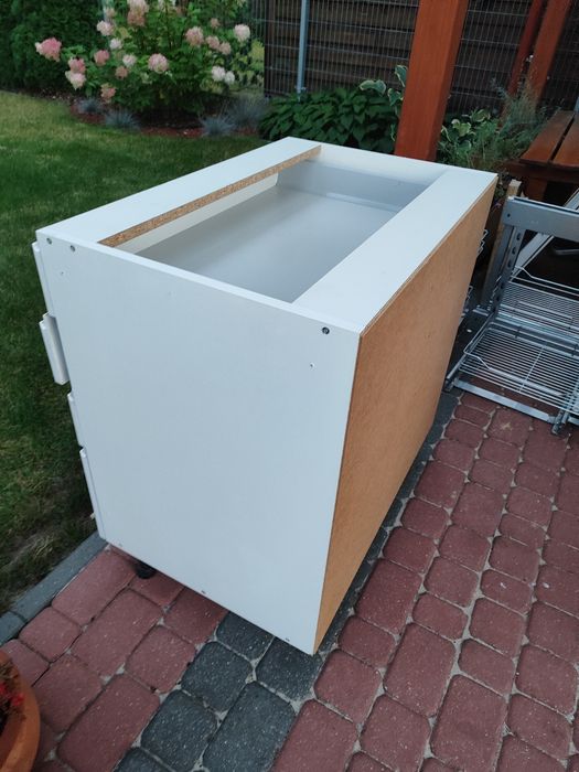 Szafka z szufladami