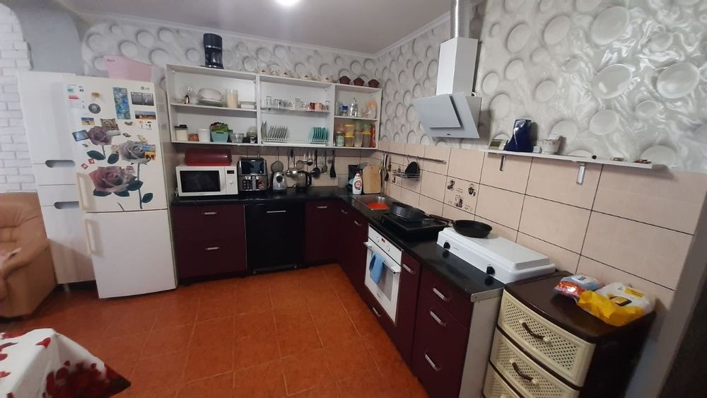 Продам частину  будинку
