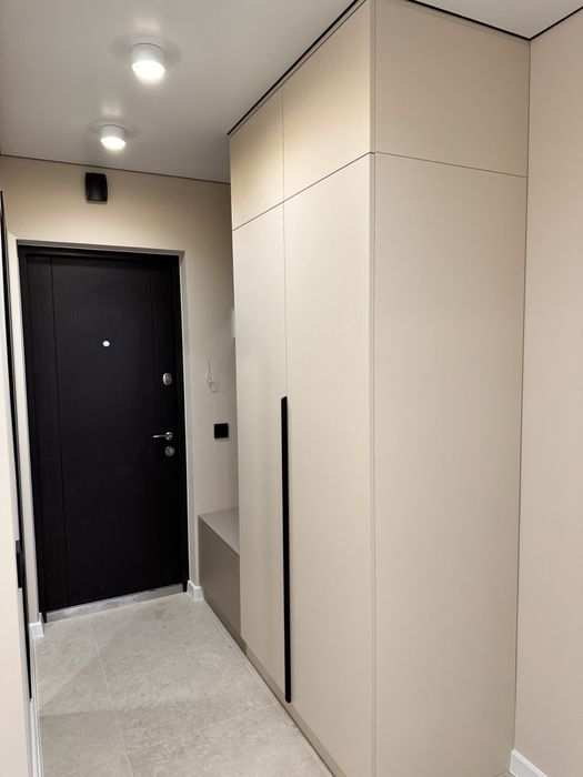 Продаж сучасної 2 кімнатної квартири по вул. Смакули