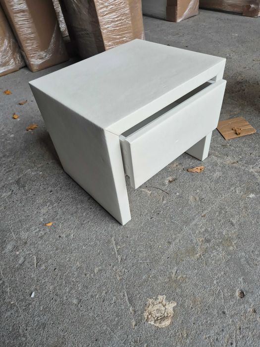 szafka nocna tapicerowana biała