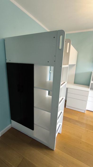 Zestaw mebli IKEA Smastad, antresola, biurko, szafa