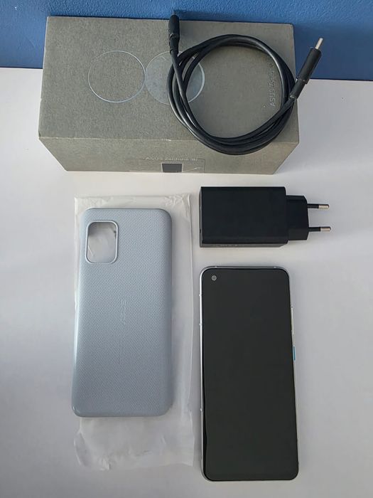 ASUS Zenfone 8 8/128 GB odnowiony mały jak