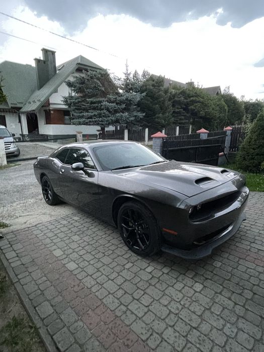 Dodge challenger sxt 2022