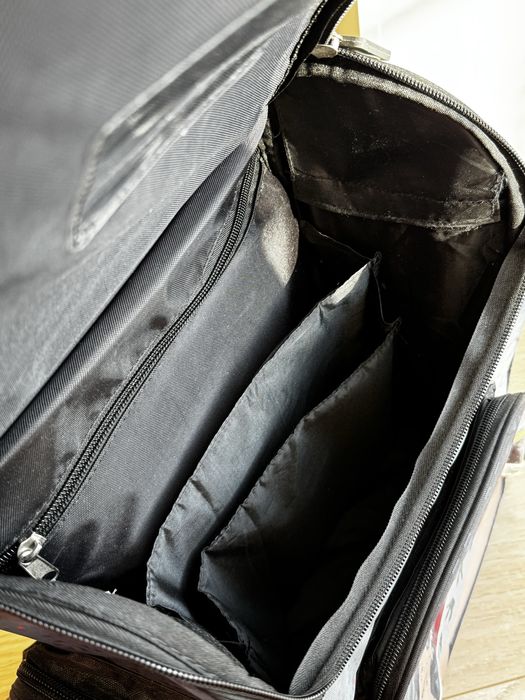 Продаю шкільний рюкзак 300грн