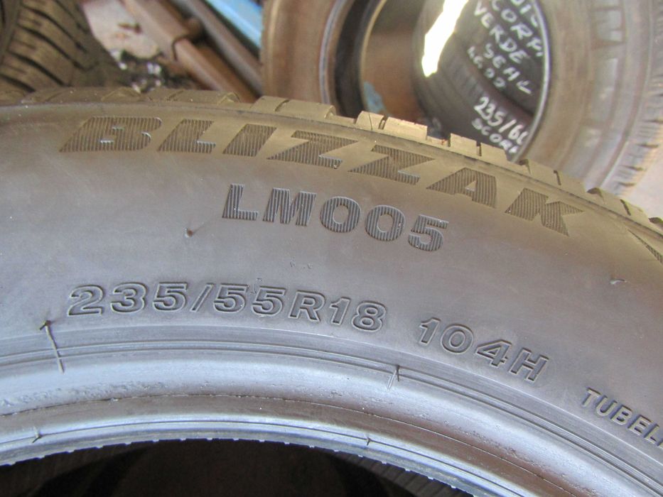 235/55R18 Bridgestone BLIZZAK LM005 2szt 6mm 104H 2021R