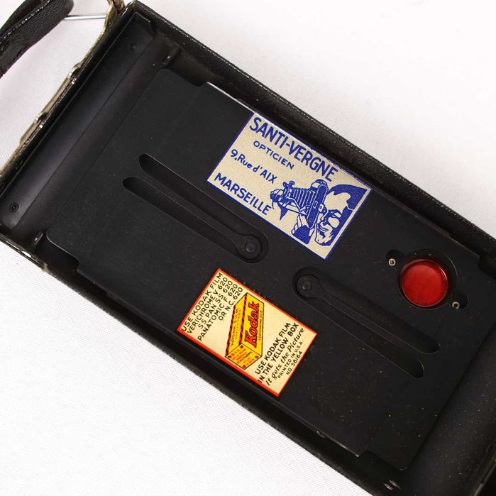Máquina fotográfica de fole Kodak Brownie Pliant Six-20