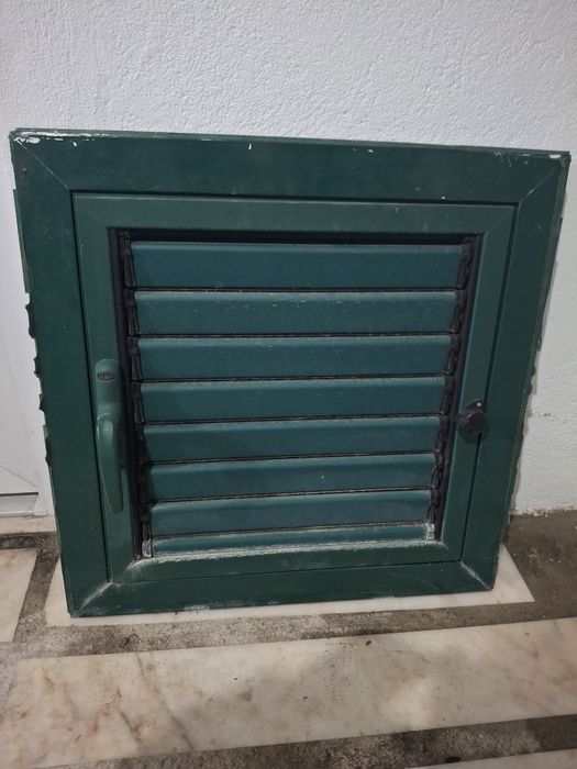 Janela verde 60x60