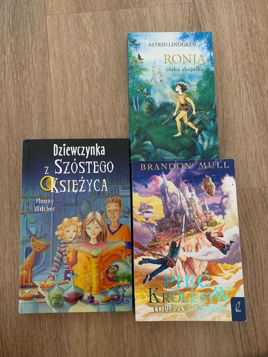 3 książki Dziewczynka z 6 księżyca, Ronja córka zbójnika i 5 królestw