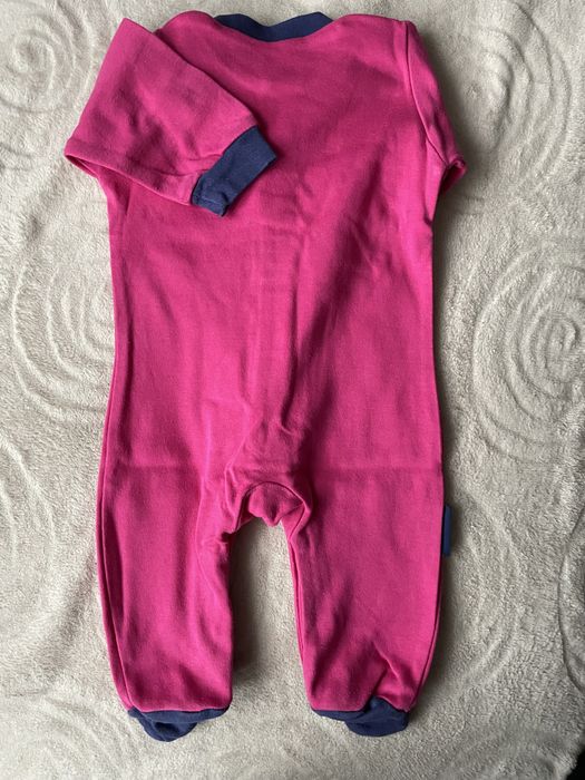 Śliczny pajacyk / piżamka