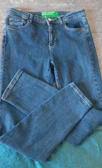 Calças Benetton 38/40 (PT), 18,00 euros.