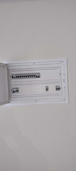 Eletricista Urgente Seixal 24h / VOU HOJE