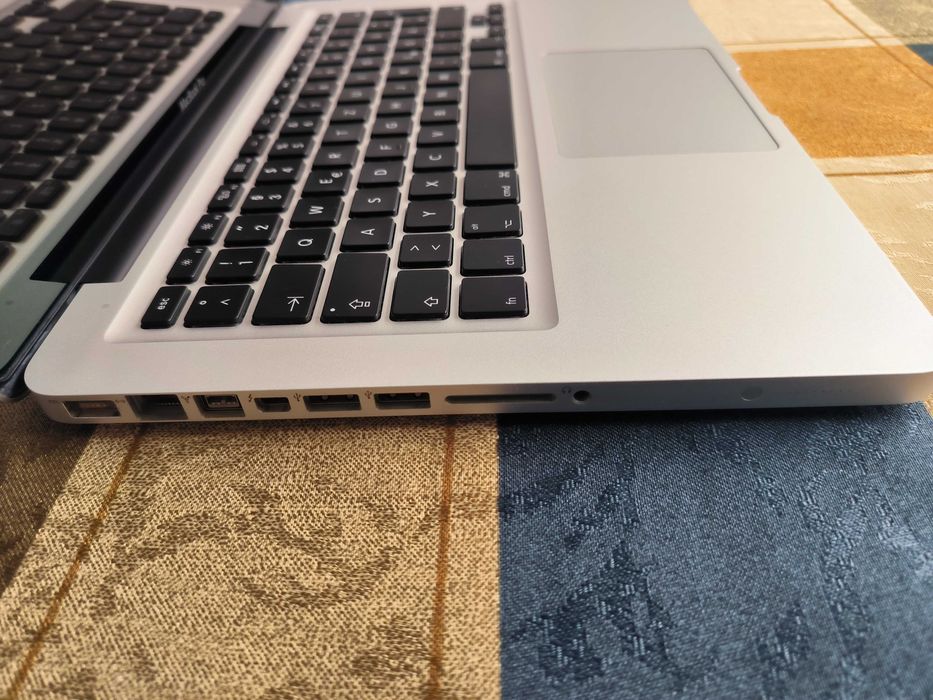 Apple MacBook - 13" - Mod. A1278