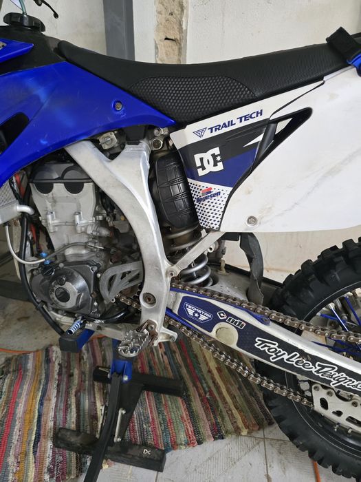 Yamaha YZ450F - averbada 35Kw (Carta A2)