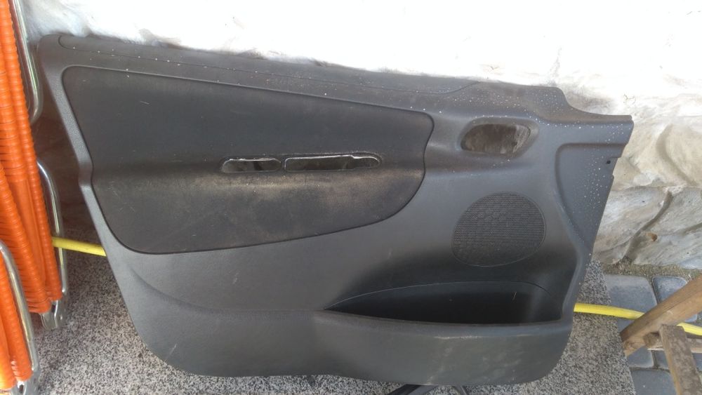 Карти дверей Пежо 207