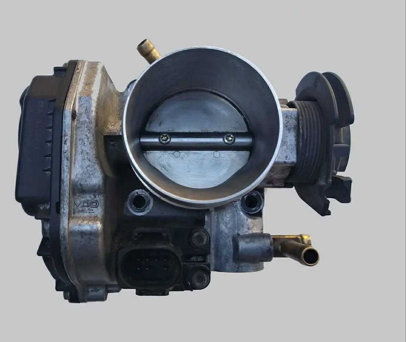 Дроссельная заслонка 1.6 1.8 (06A 133 064 J) Гольф 4 Бора Шкода октави ...