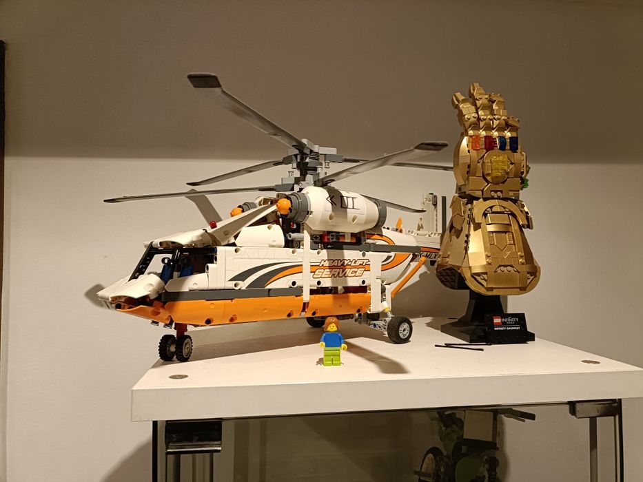 Cedo Vários sets Legos