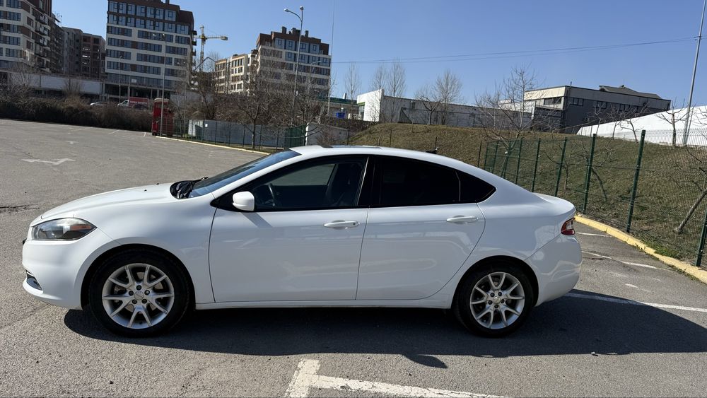 Dodg Dart 2013 рік авто