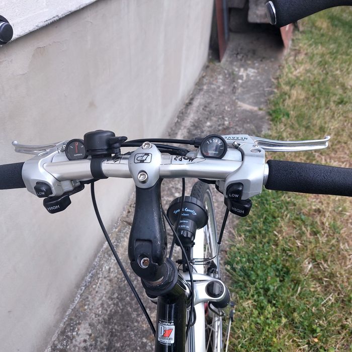 Велосипед  жіночий. Колеса 26" все працює.