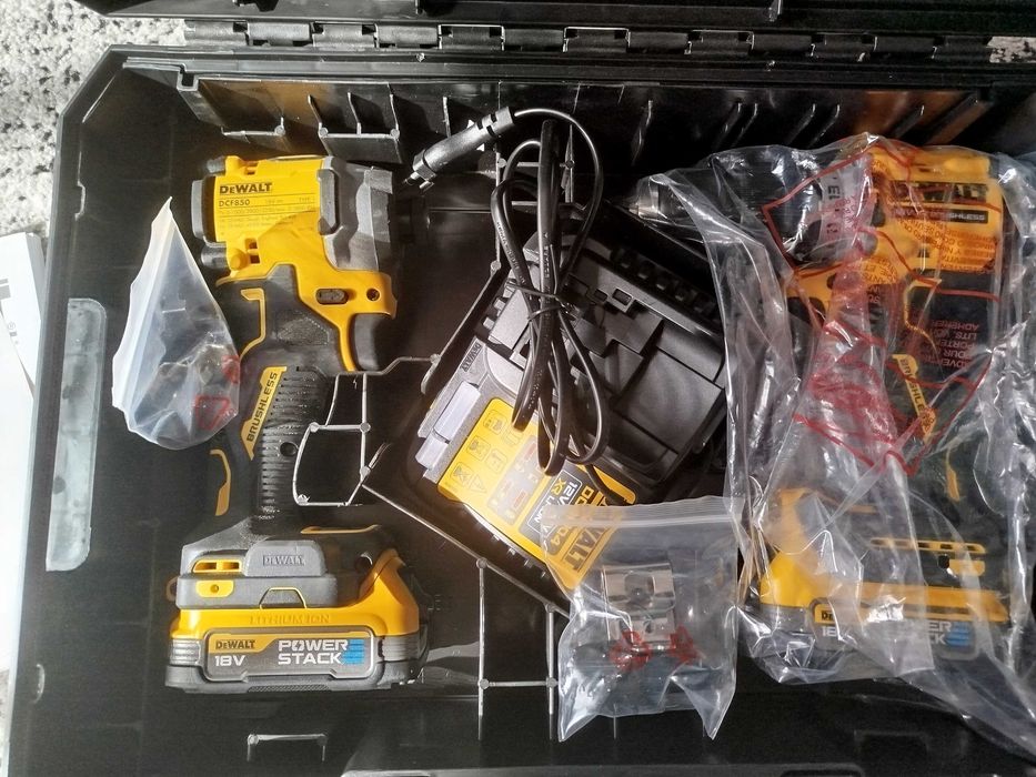 Zestaw Dewalt Combo dck2050e2t