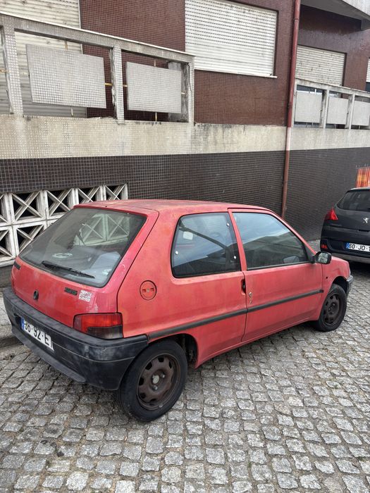 Peugeot 1.0 Kid 5 lugares