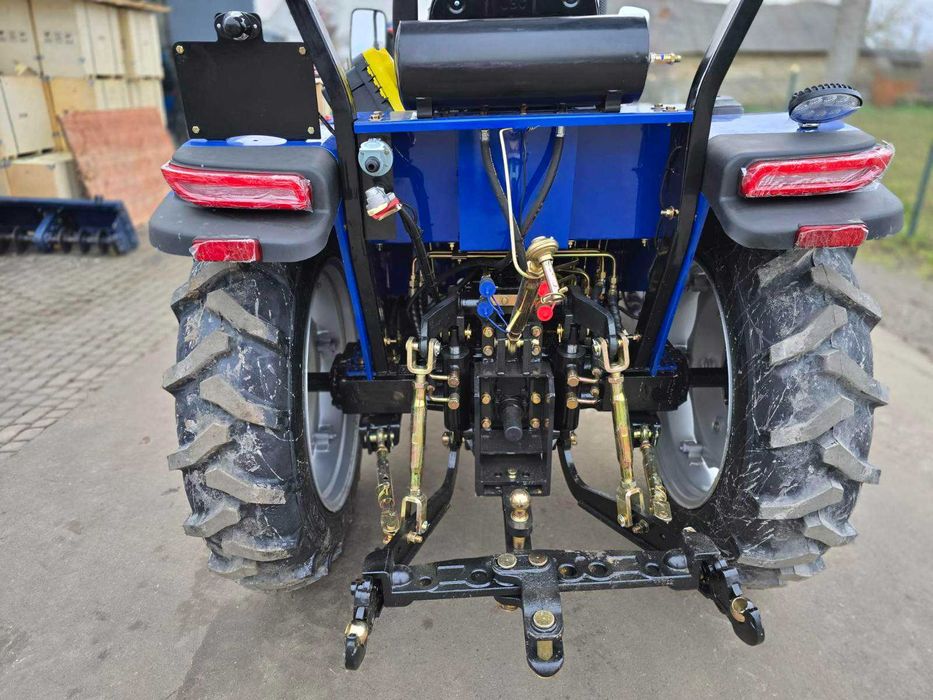 Мінітрактор повнопривідний TERRA FORCE 544XL, реверс, євронавіска