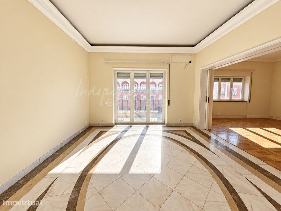 Apartamento T5 Para Arrendamento [Avenida António Augusto Aguiar]