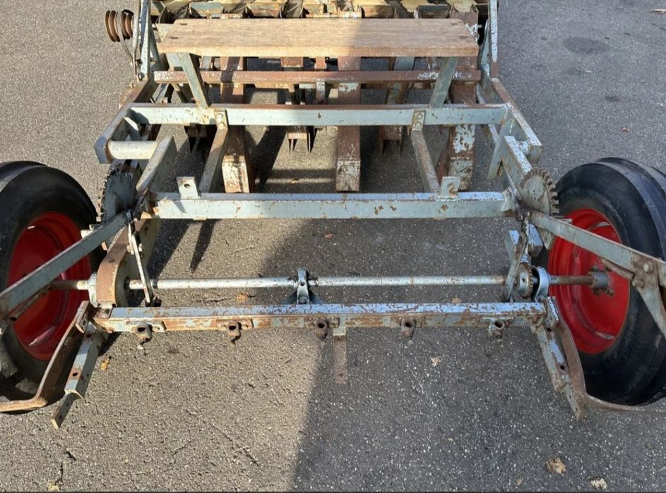 Сівалка саджалка 6 рядна Цибуля часник тюльпани