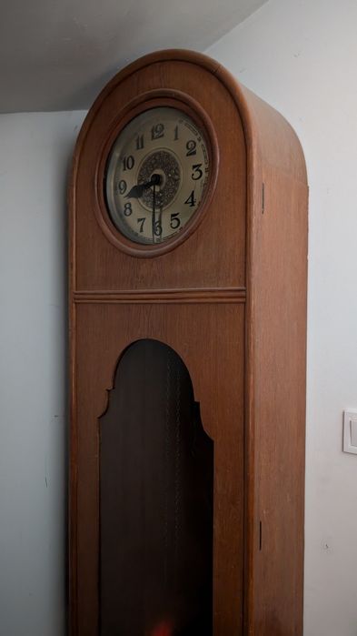 Zegar drewniany stojący