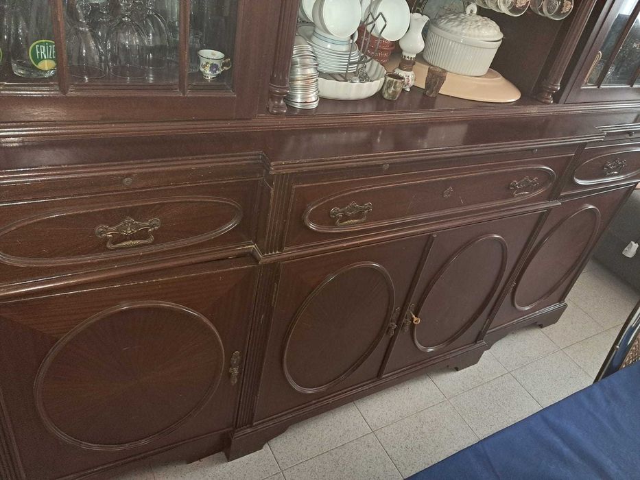 Armário Em Pura Madeira