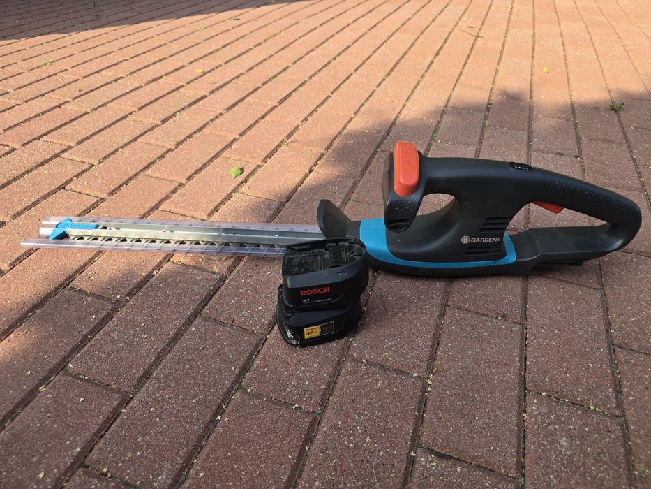 Nożyce do żywopłotu Gardena + 2 akumulatory