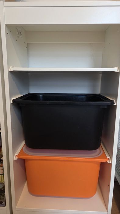Trofast Ikea z półką i pojemnikami