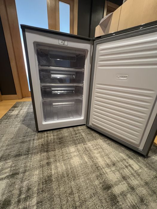 Arca vertical Candy CCTUS542XH com avaria