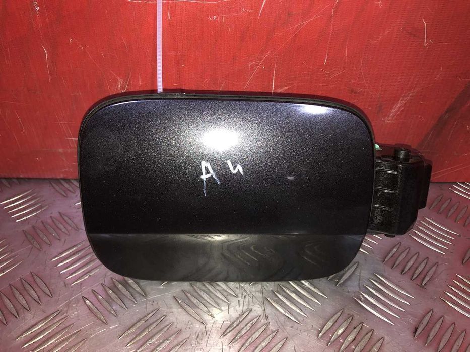 Лючок бензобака Audi A4 B8 8K 8K0809999A Код фарби 1R /Z7L Сірий