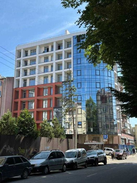 Трикімнатна квартира в самісінькому центрі міста, вул. Січових.