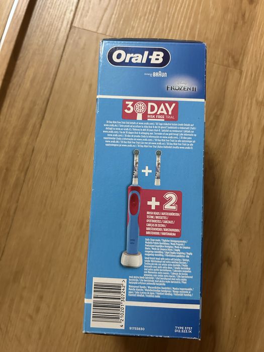 Escova de Dentes Elétrica Infantil Oral-B Kids (Frozen II) – Nova