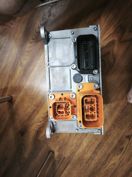 Чарджер -Інвертор для ауді ку5,Фольксваген е  голф