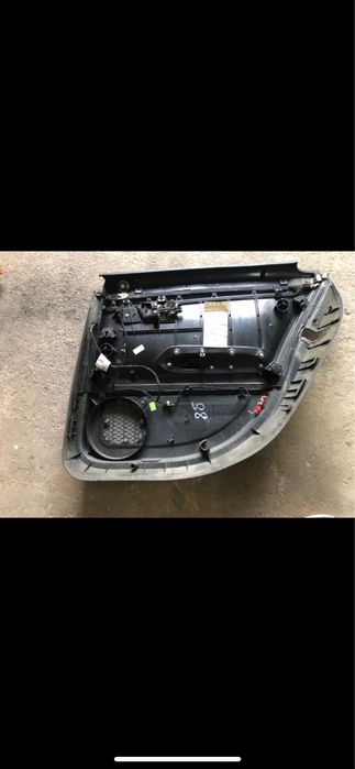 Porta tras esq.-. Frente esq. Audi A4 B6 B7