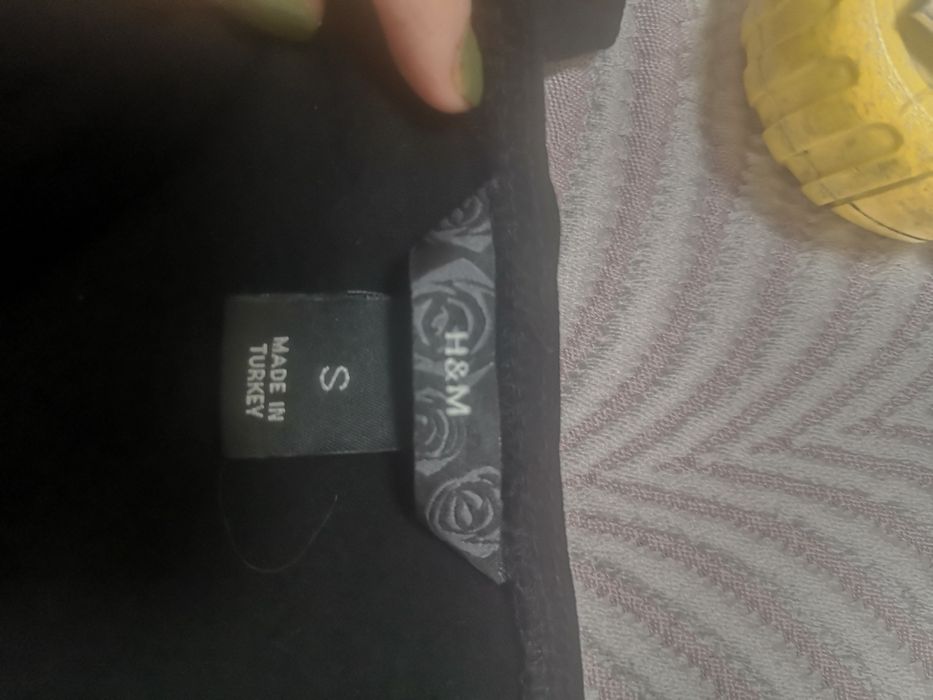 Bluzka czarna z dekoltem V kopertowym