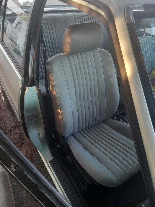 Toyota sedan E80, 1300cc, 1983, com inspecção e documentação em dia