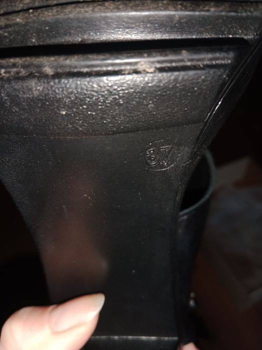 Sandały na koturnie Lasocki