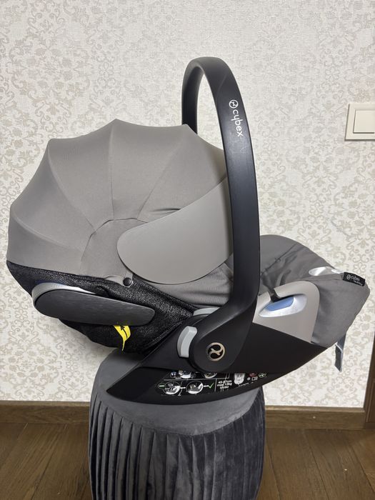 Автокрісло Cybex Cloud Z Soho Grey сірий колір